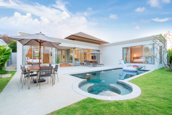 Pool Deck Pouring in Sherman
